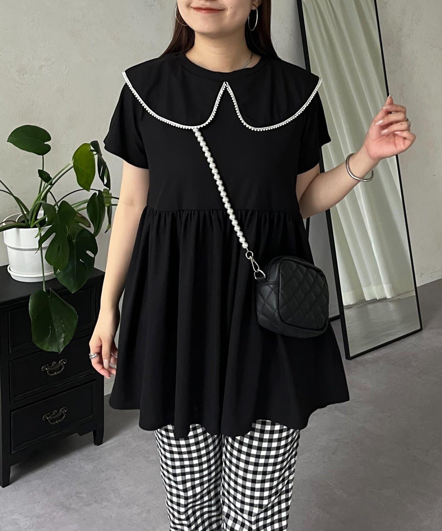 珍珠色荷葉邊上衣