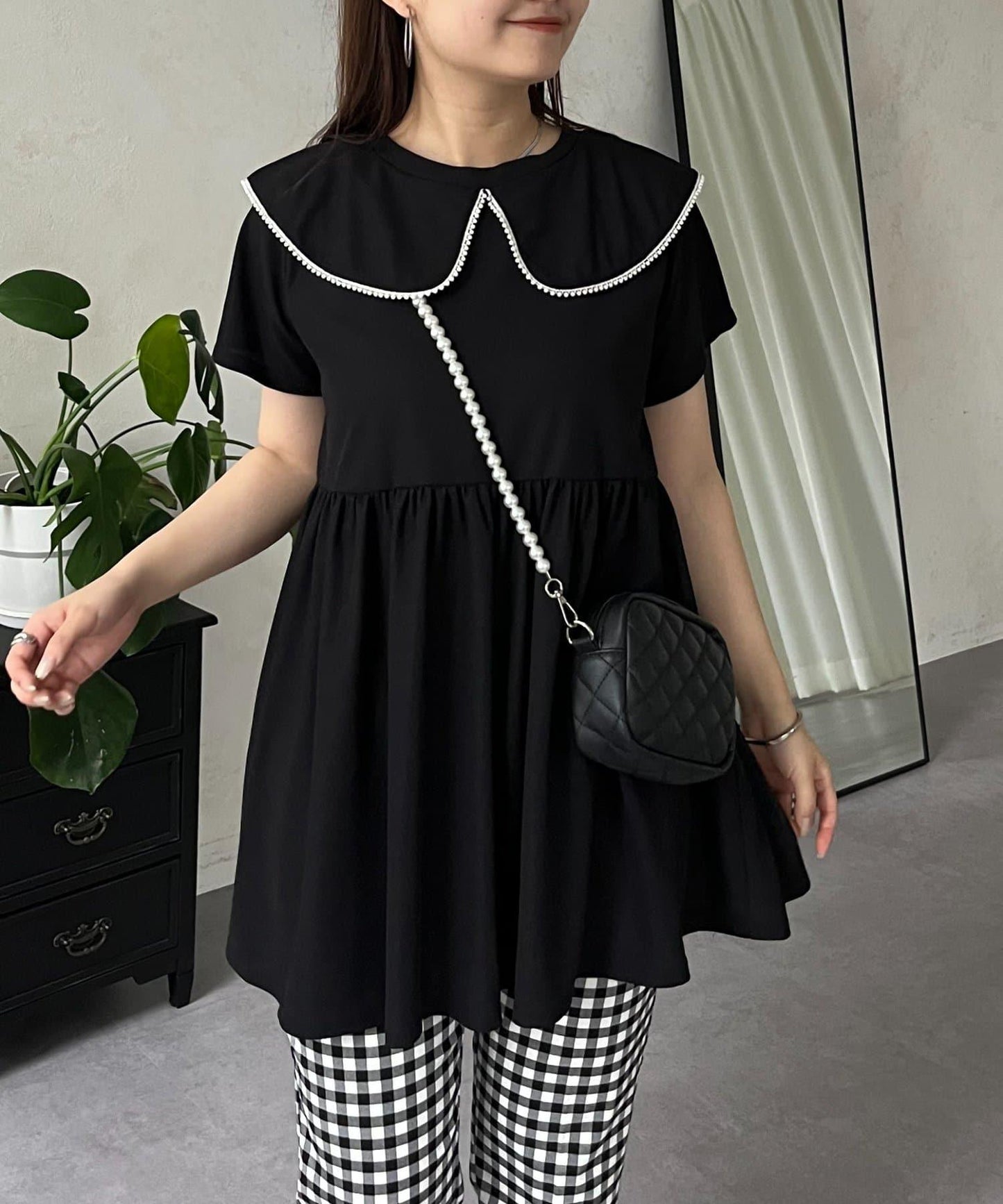 珍珠色荷葉邊上衣