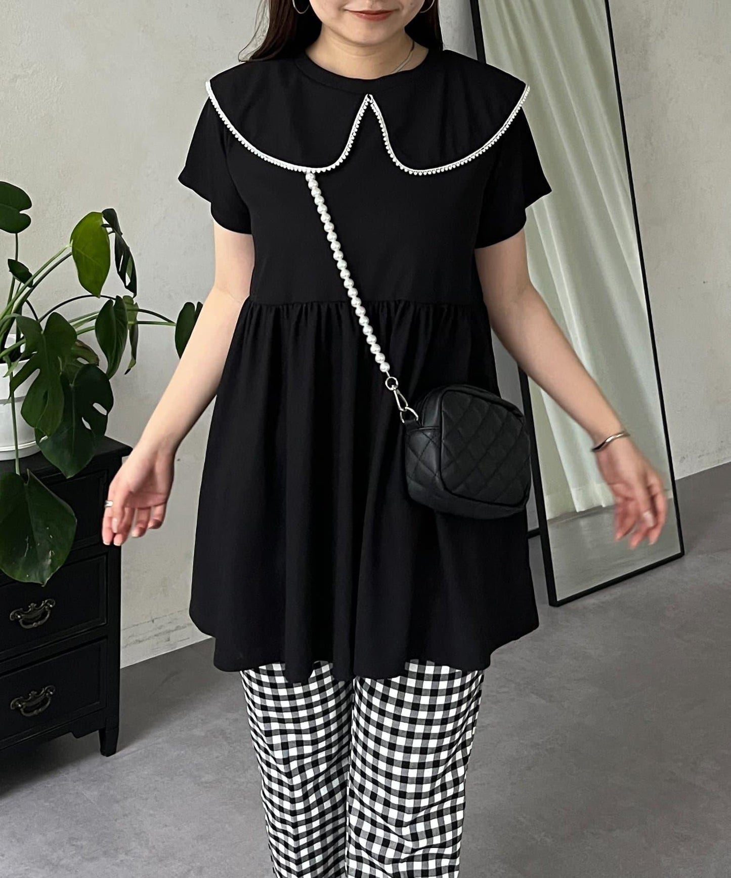 珍珠色荷葉邊上衣