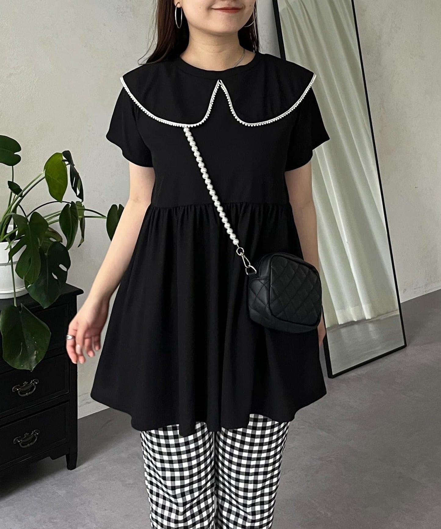 珍珠色荷葉邊上衣