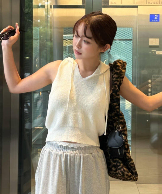 斯基普阿美斯利胸部刺繡連帽針織衫
