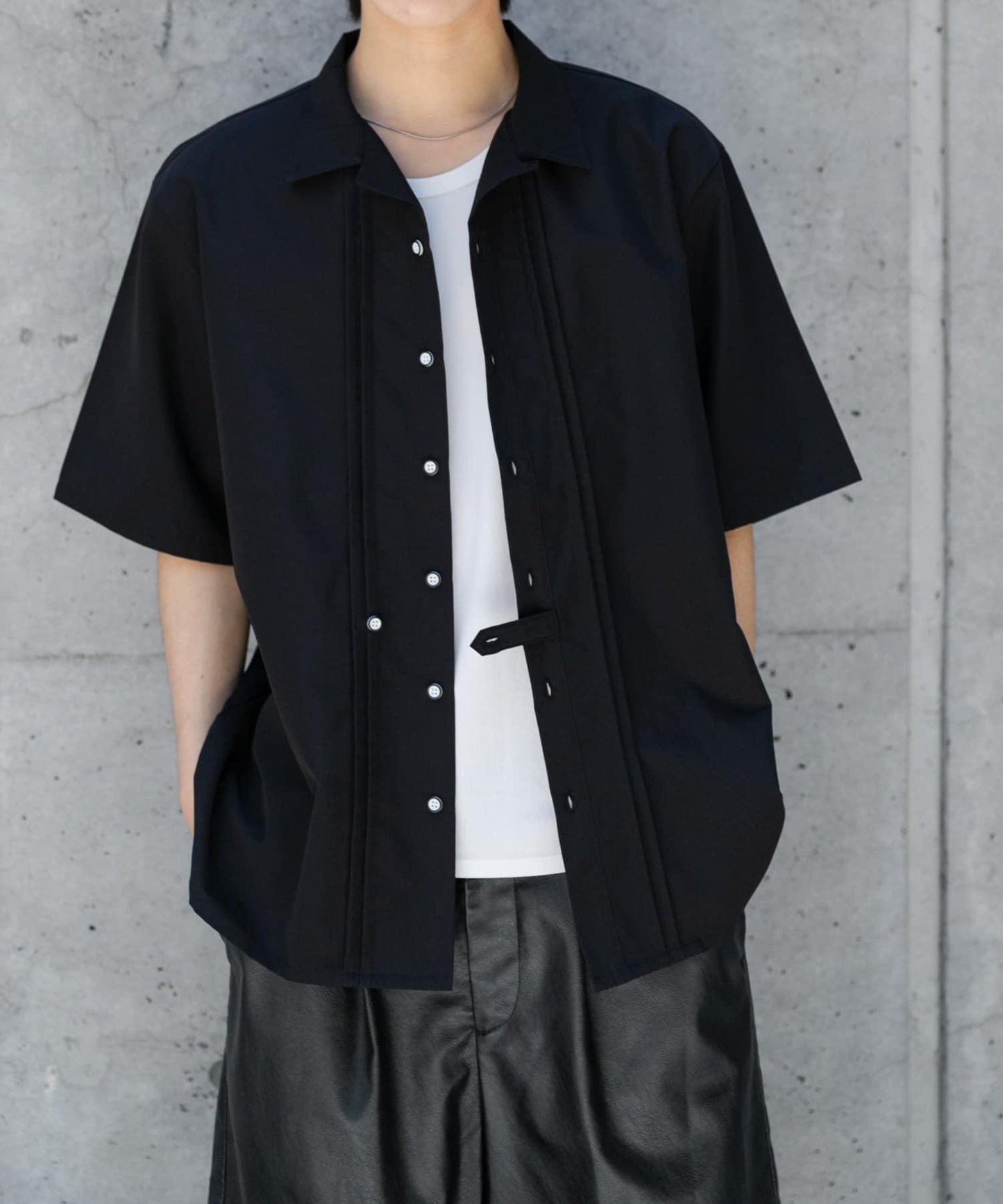 設計感翻領短袖襯衫