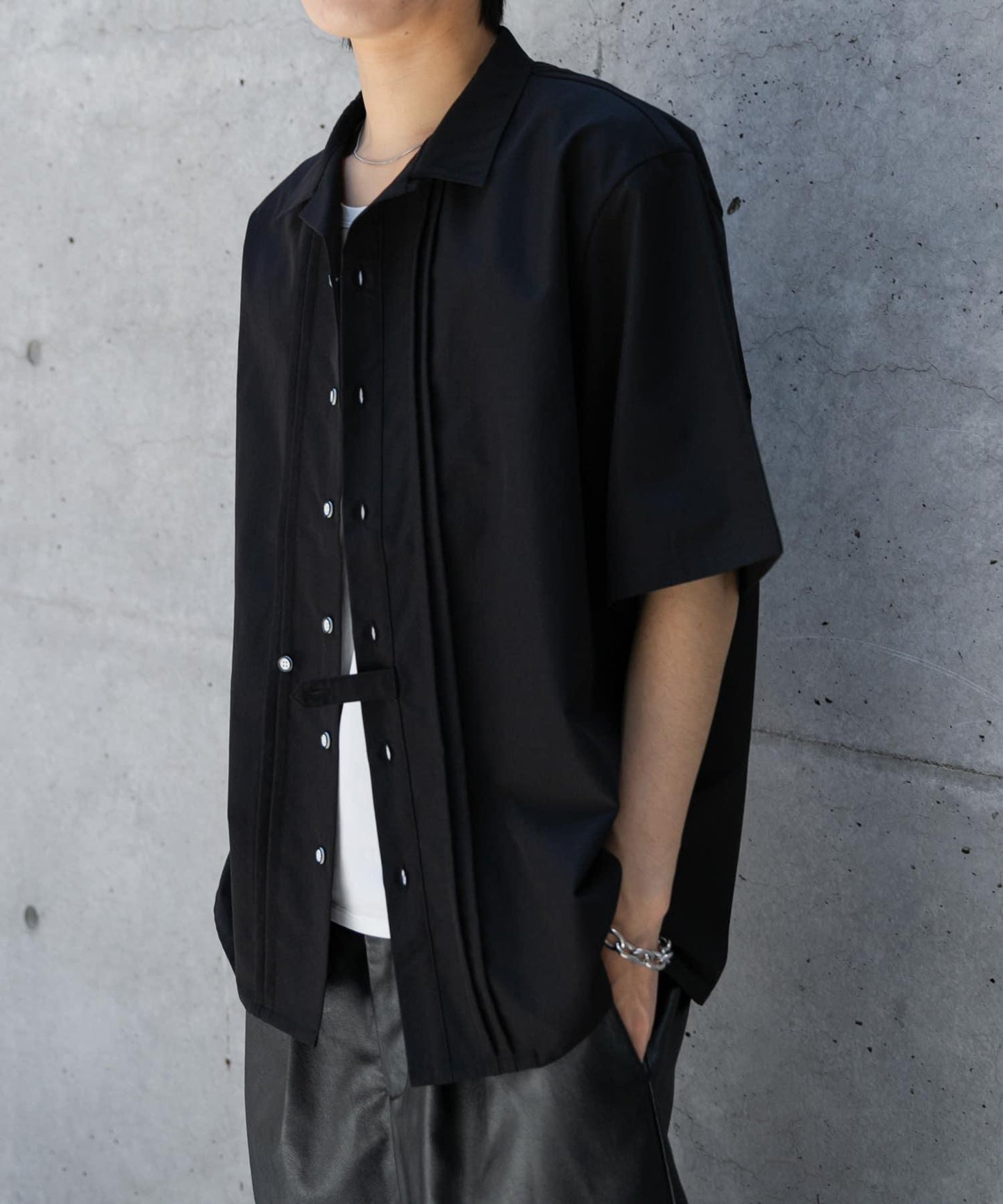 設計感翻領短袖襯衫