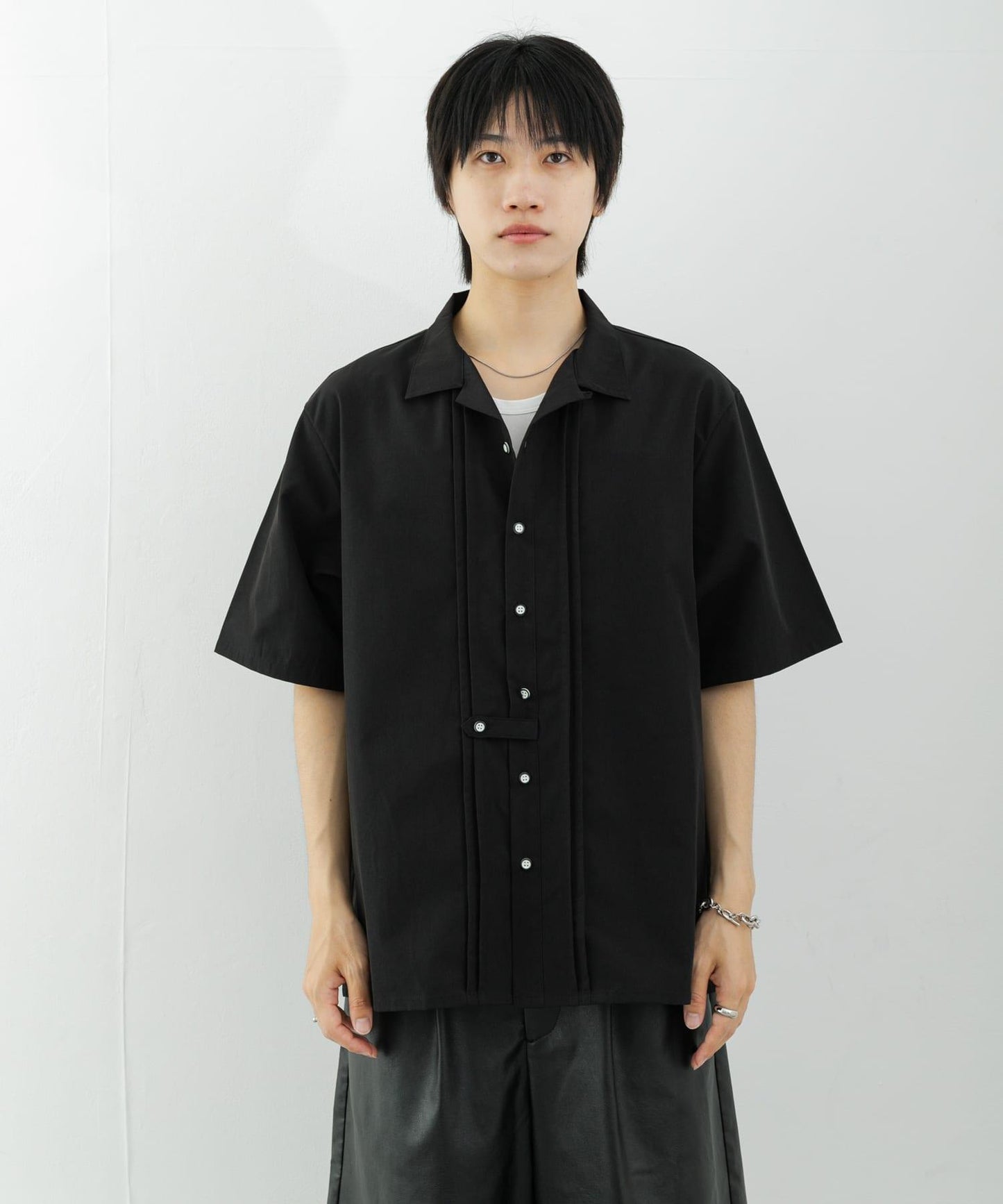 設計感翻領短袖襯衫