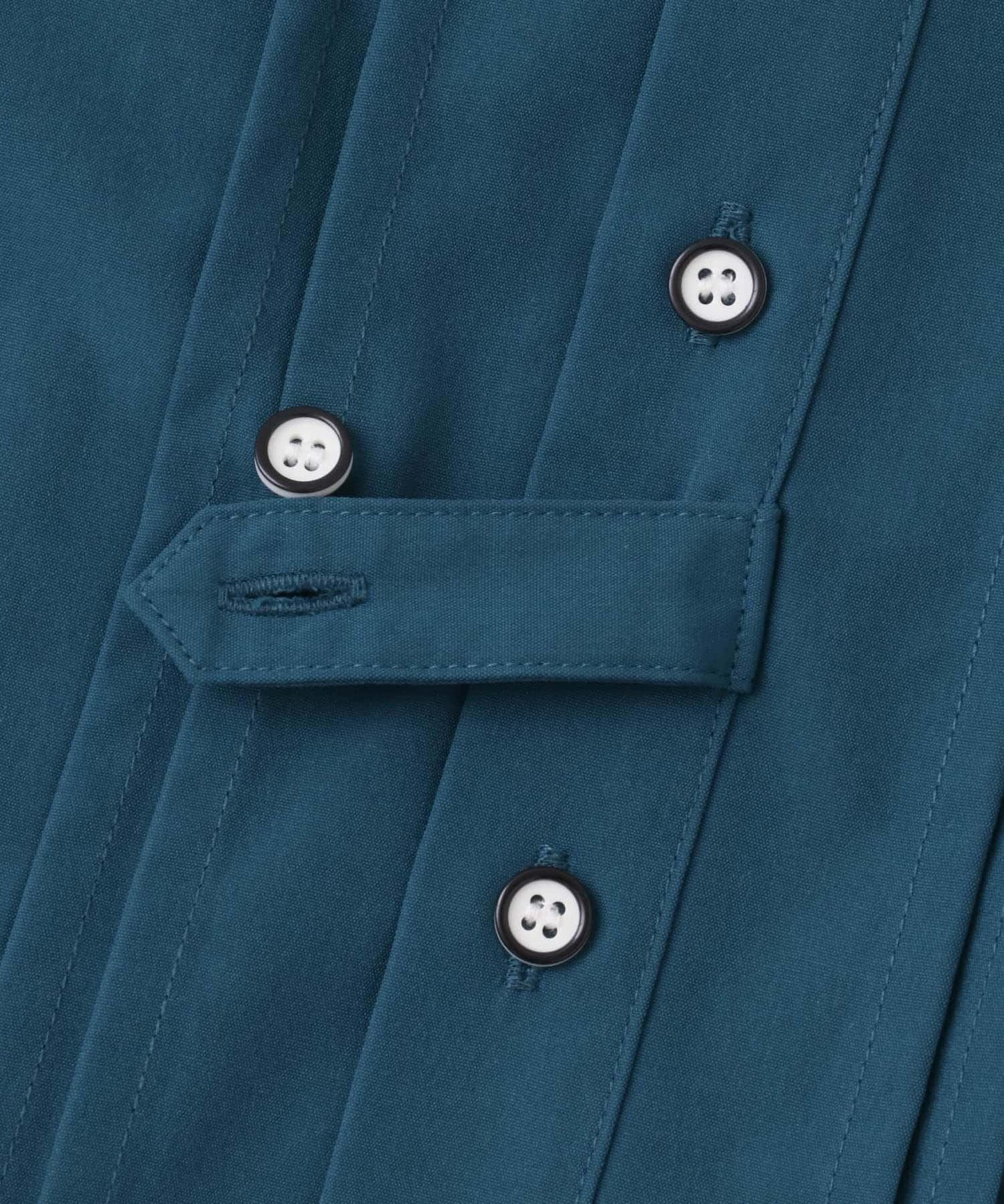 設計感翻領短袖襯衫