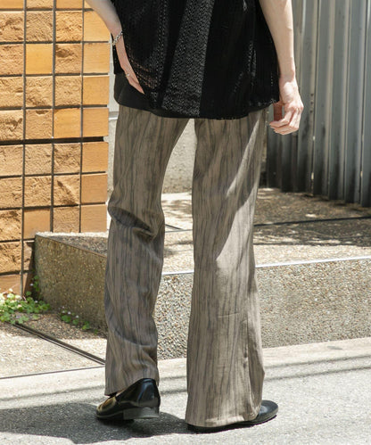 暗紋斜紋喇叭褲