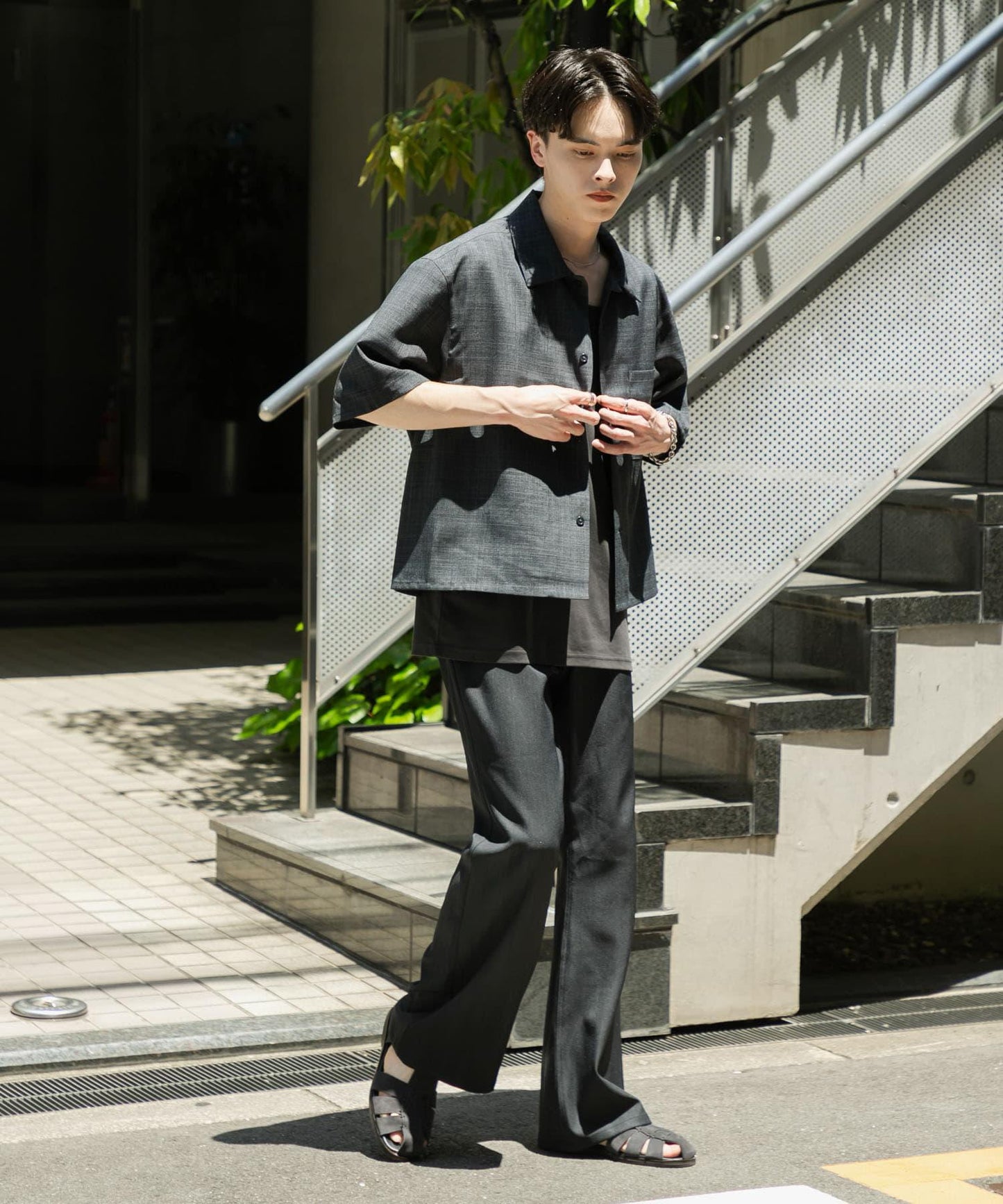 暗紋斜紋喇叭褲