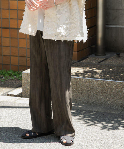 暗紋斜紋喇叭褲