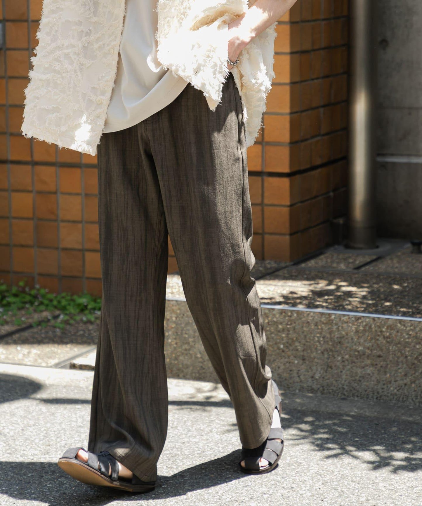 暗紋斜紋喇叭褲