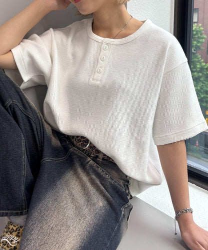 【酸奶油/酸奶油】華夫餅亨利圓領T恤 / 2尺碼