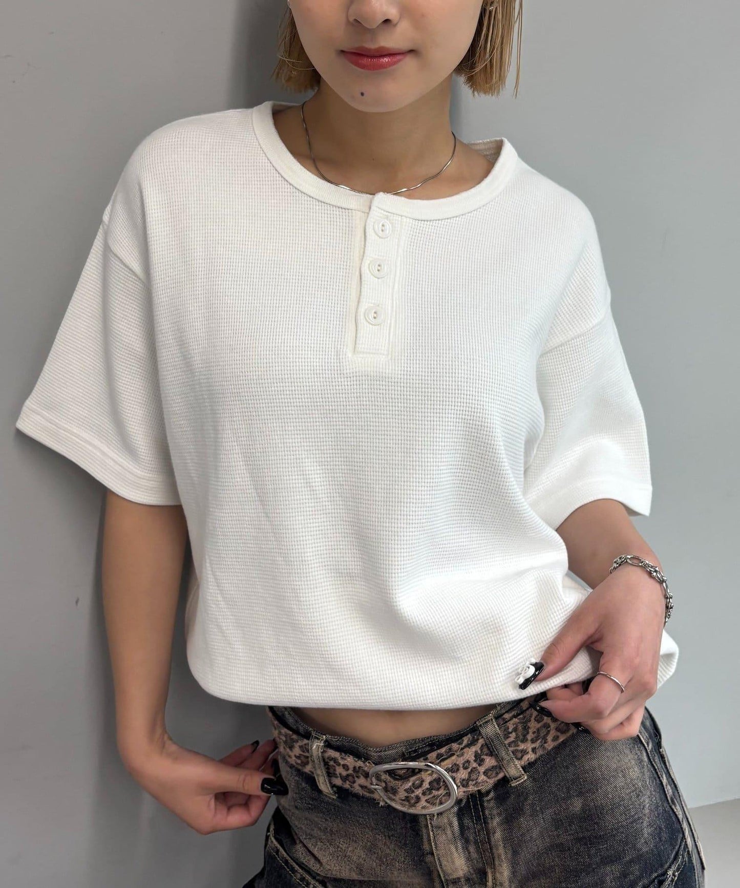 【酸奶油/酸奶油】華夫餅亨利圓領T恤 / 2尺碼