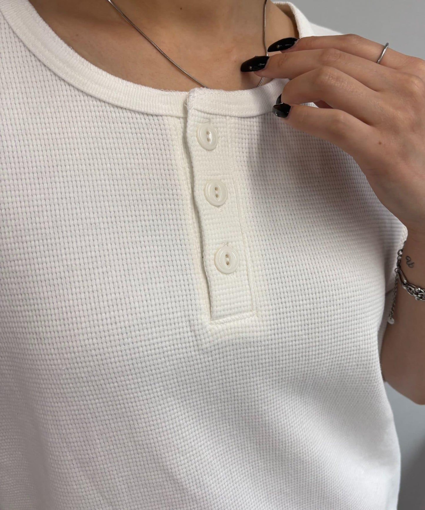 【酸奶油/酸奶油】華夫餅亨利圓領T恤 / 2尺碼