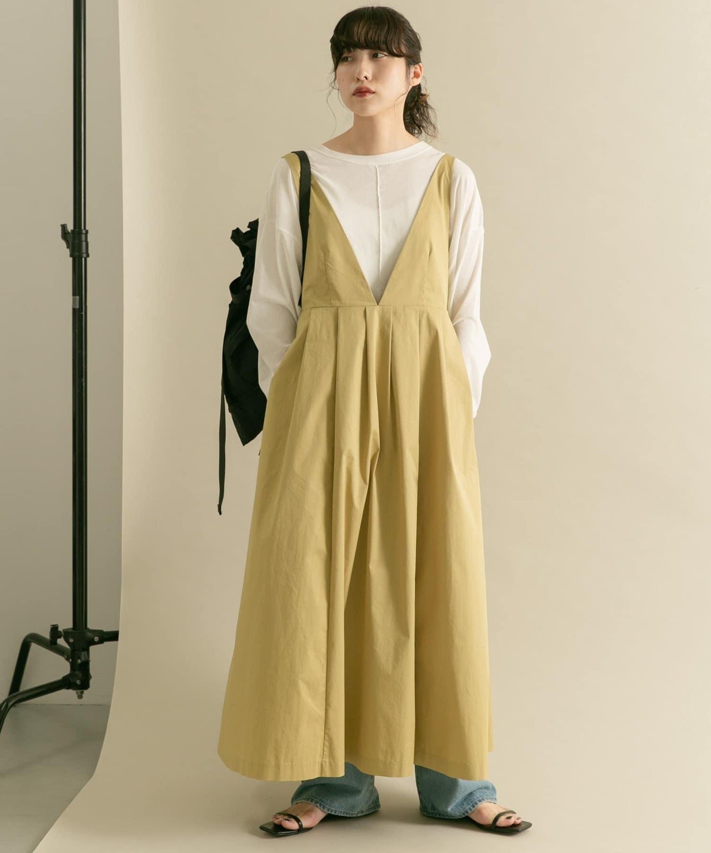 2尺碼可選深V領連衣裙