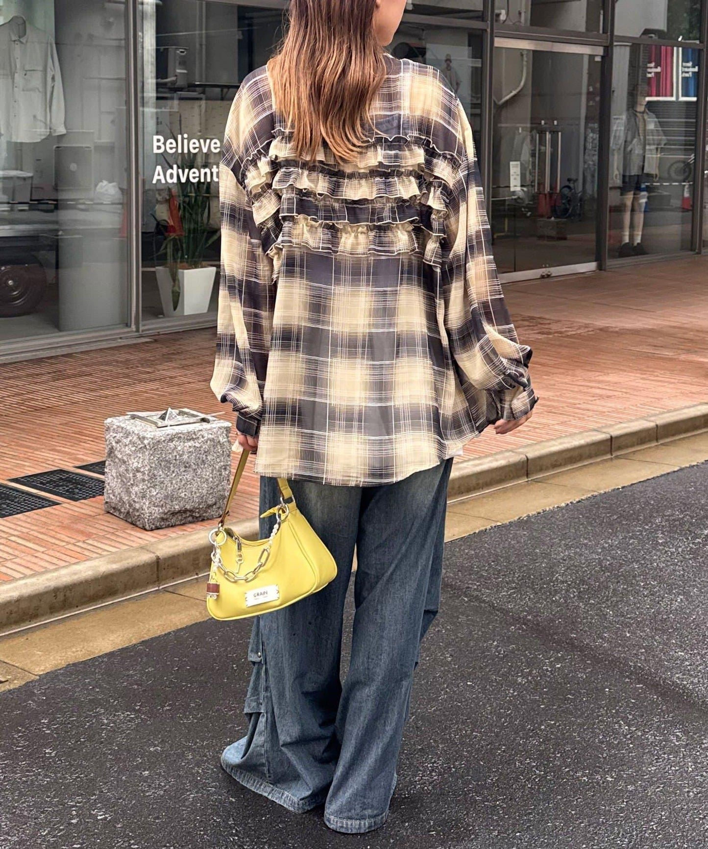 荷葉邊拼接上衣
