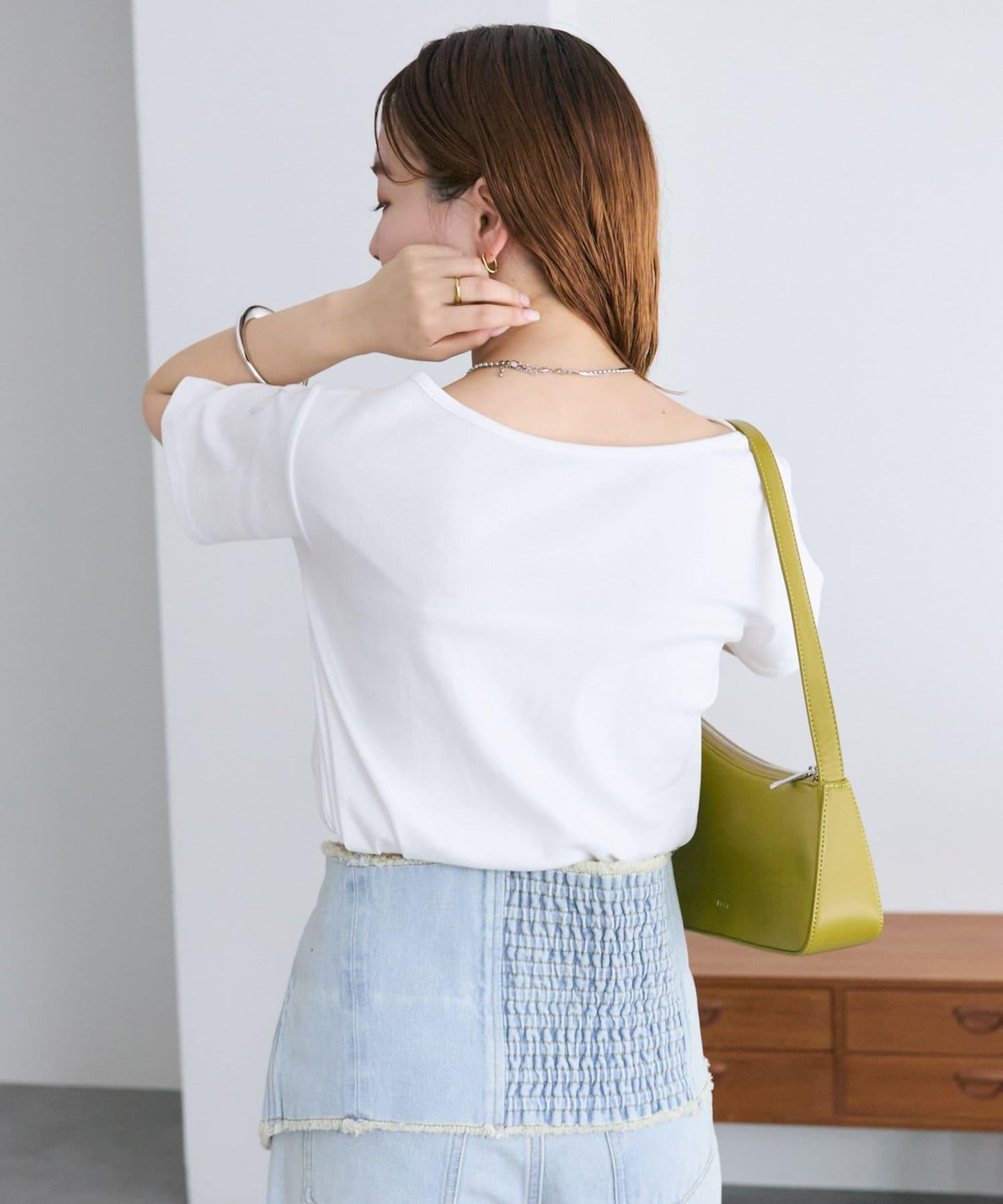 mystic 露肩設計T恤