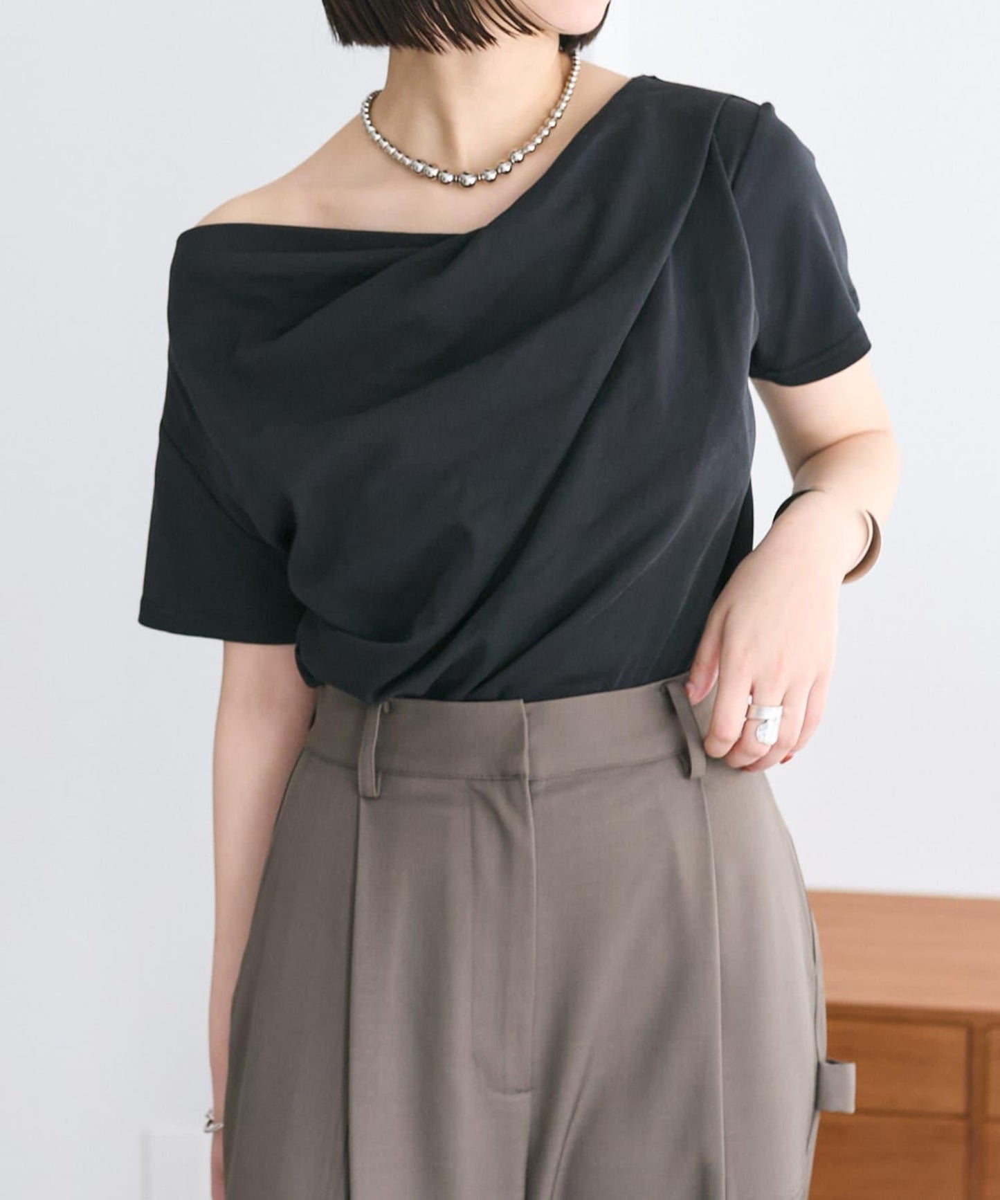 mystic 露肩設計T恤