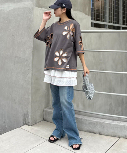 【HELLO.SANFRANCISCO】花朵剪裁寬鬆T恤
