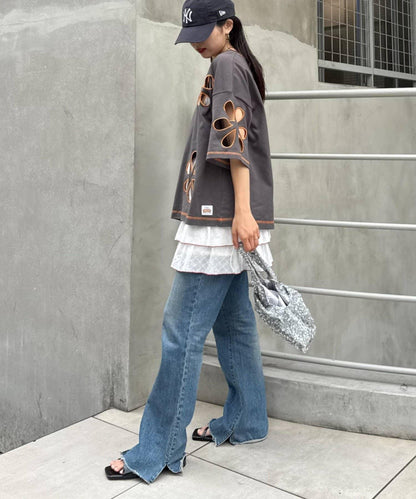 【HELLO.SANFRANCISCO】花朵剪裁寬鬆T恤