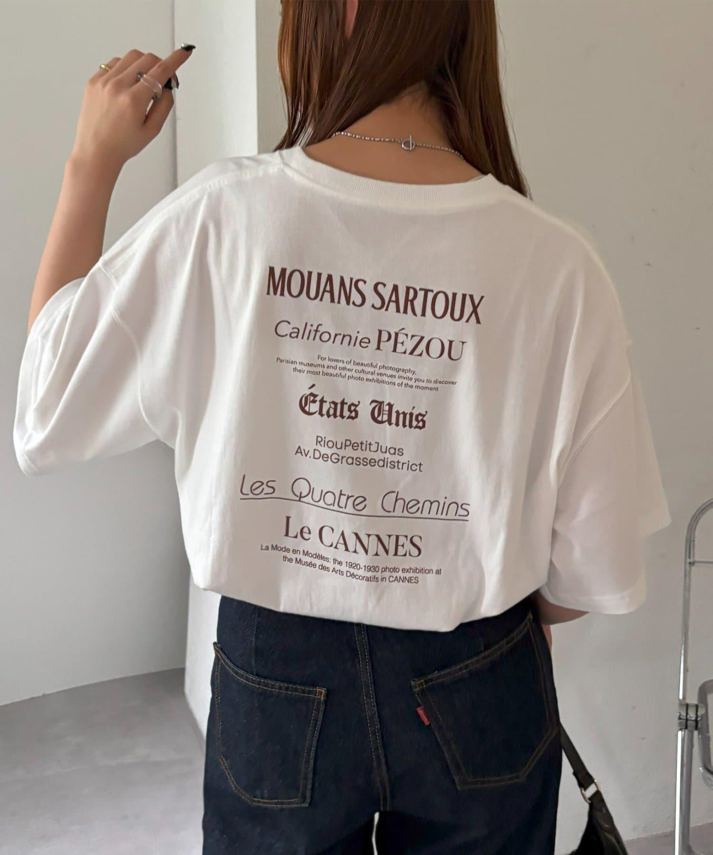 混合字體背部印花 T恤