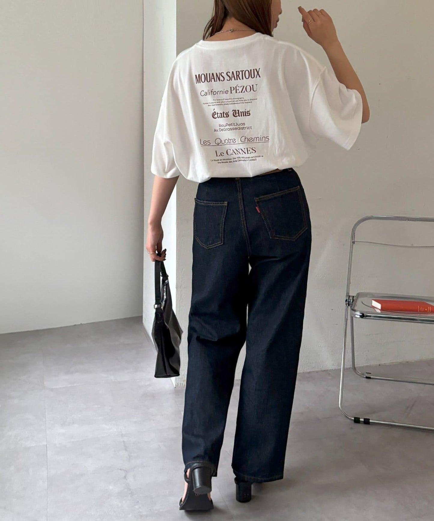 混合字體背部印花 T恤