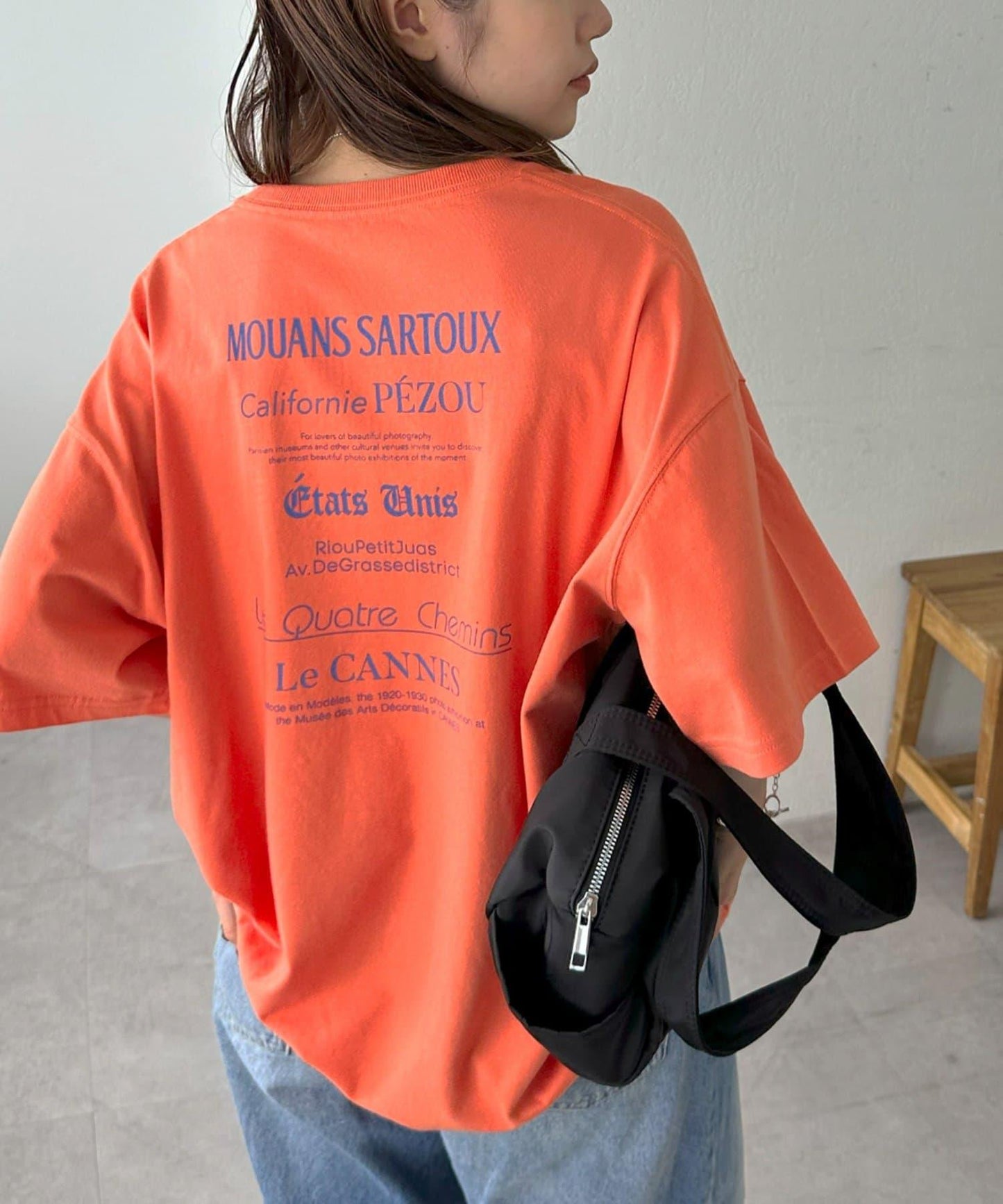 混合字體背部印花 T恤