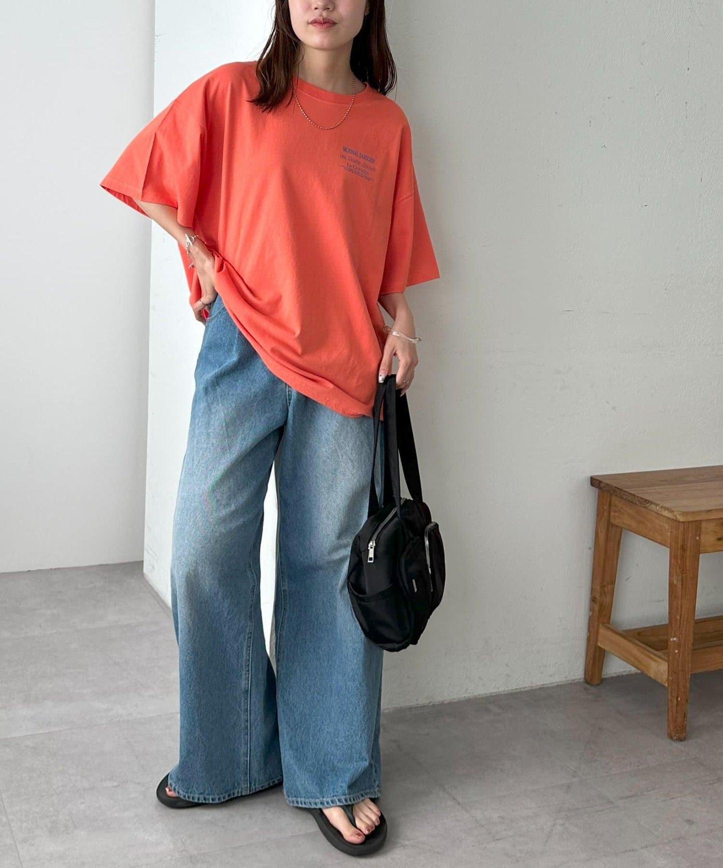 混合字體背部印花 T恤