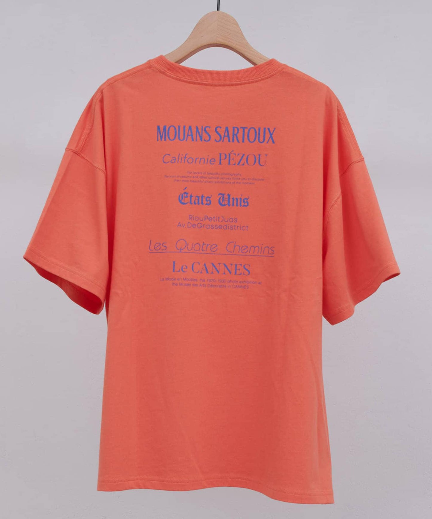 混合字體背部印花 T恤