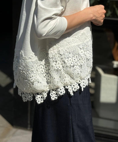 下襬蕾絲修身T恤