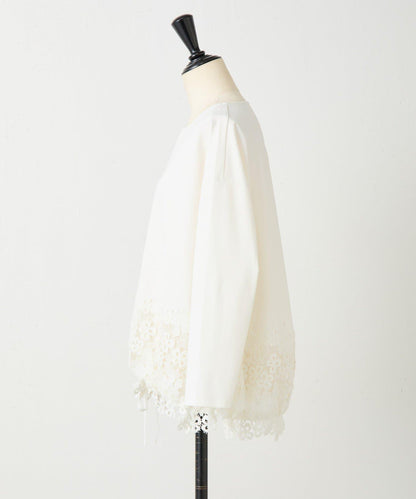 下襬蕾絲修身T恤