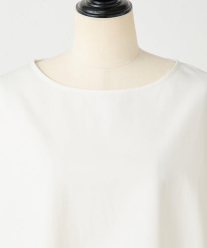 下襬蕾絲修身T恤