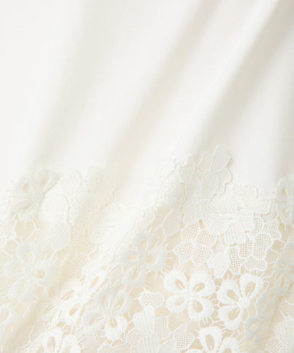 下襬蕾絲修身T恤