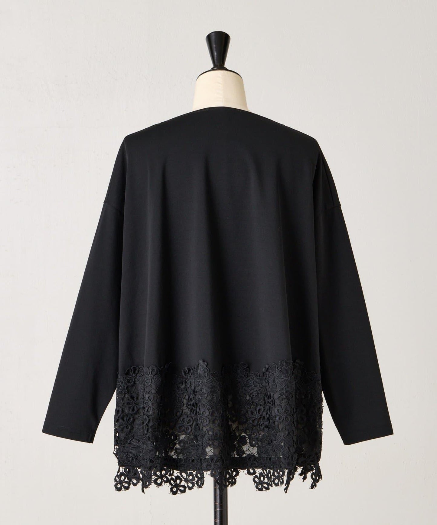 下襬蕾絲修身T恤