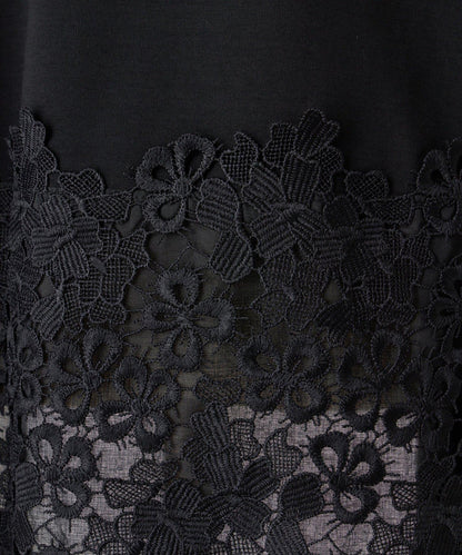 下襬蕾絲修身T恤