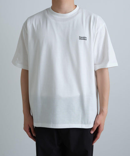 【Franklin Climbing】衝浪板和汽車背景印花T恤