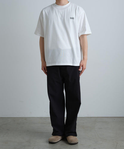 【Franklin Climbing】衝浪板和汽車背景印花T恤