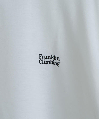 【Franklin Climbing】衝浪板和汽車背景印花T恤