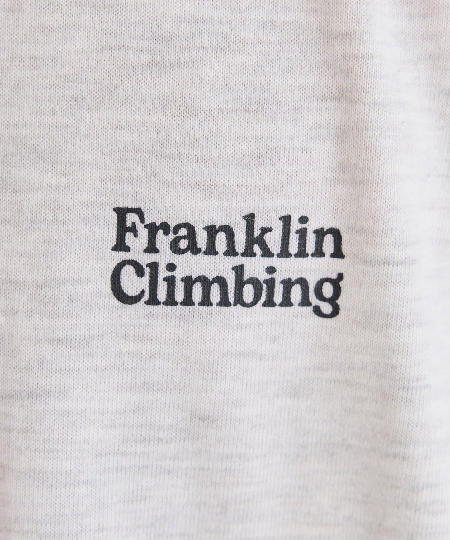 【Franklin Climbing】衝浪板和汽車背景印花T恤