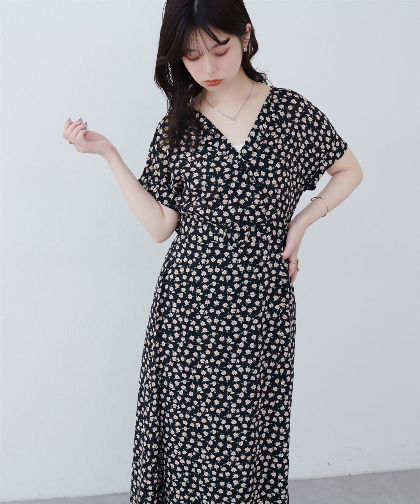 【限定】三角形領連衣裙