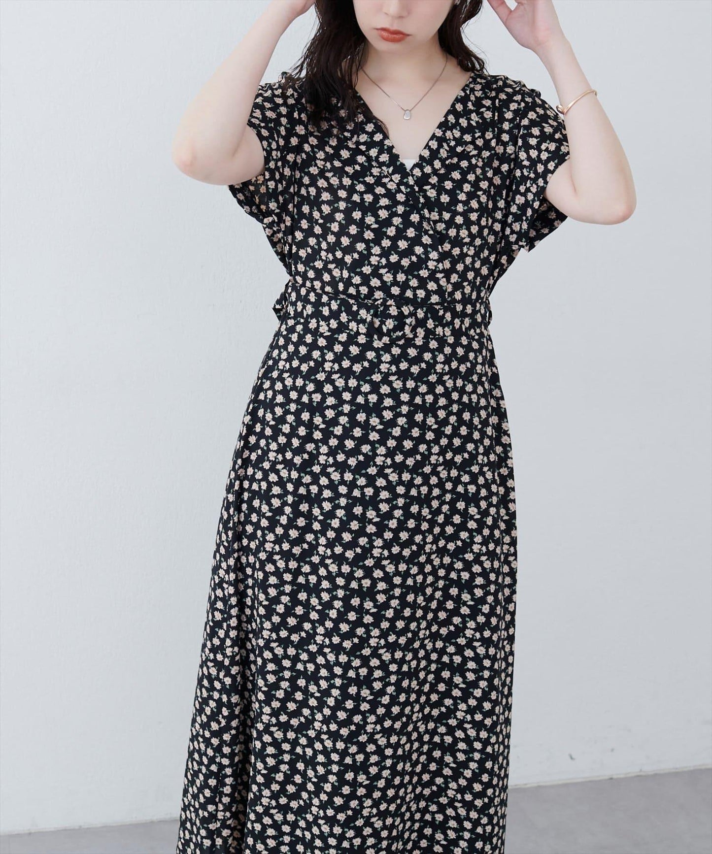 【限定】三角形領連衣裙