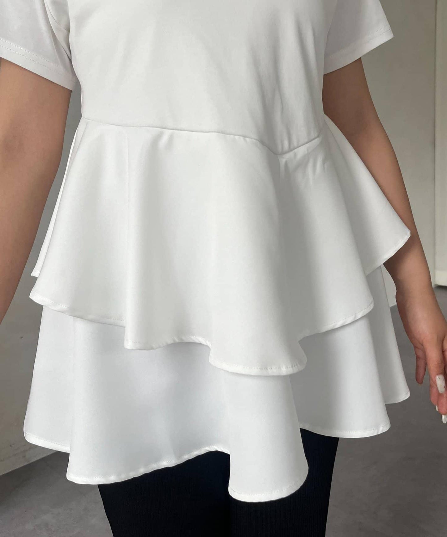 【MOMO】不對稱荷葉邊拼接荷葉邊T恤