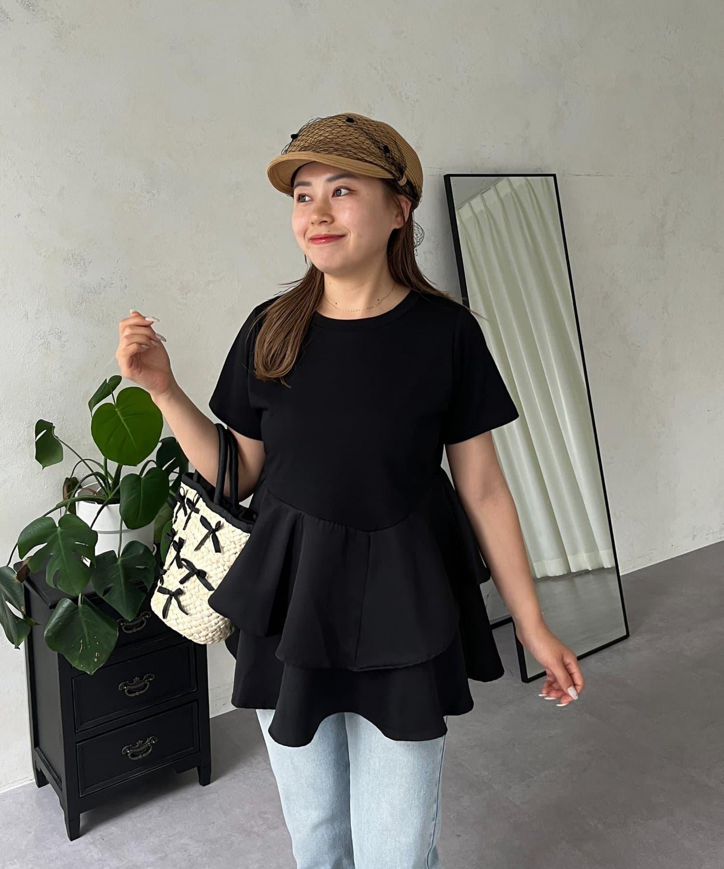 【MOMO】不對稱荷葉邊拼接荷葉邊T恤