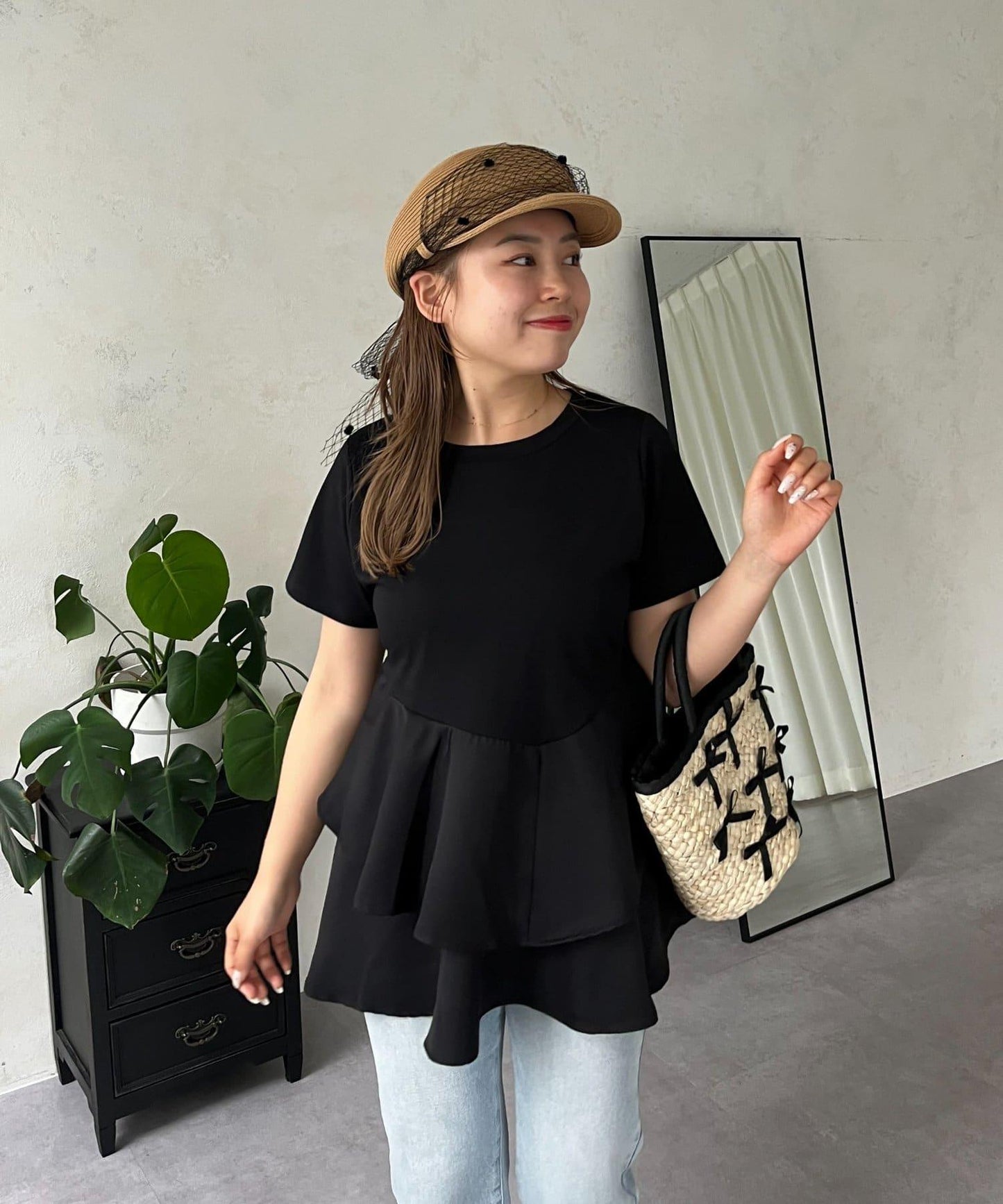 【MOMO】不對稱荷葉邊拼接荷葉邊T恤