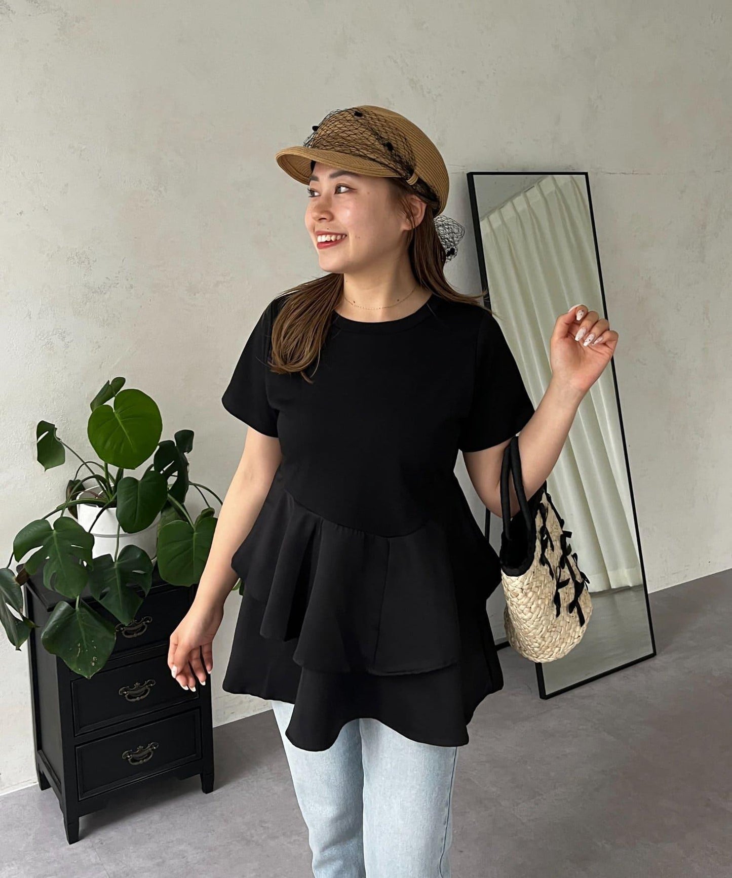 【MOMO】不對稱荷葉邊拼接荷葉邊T恤