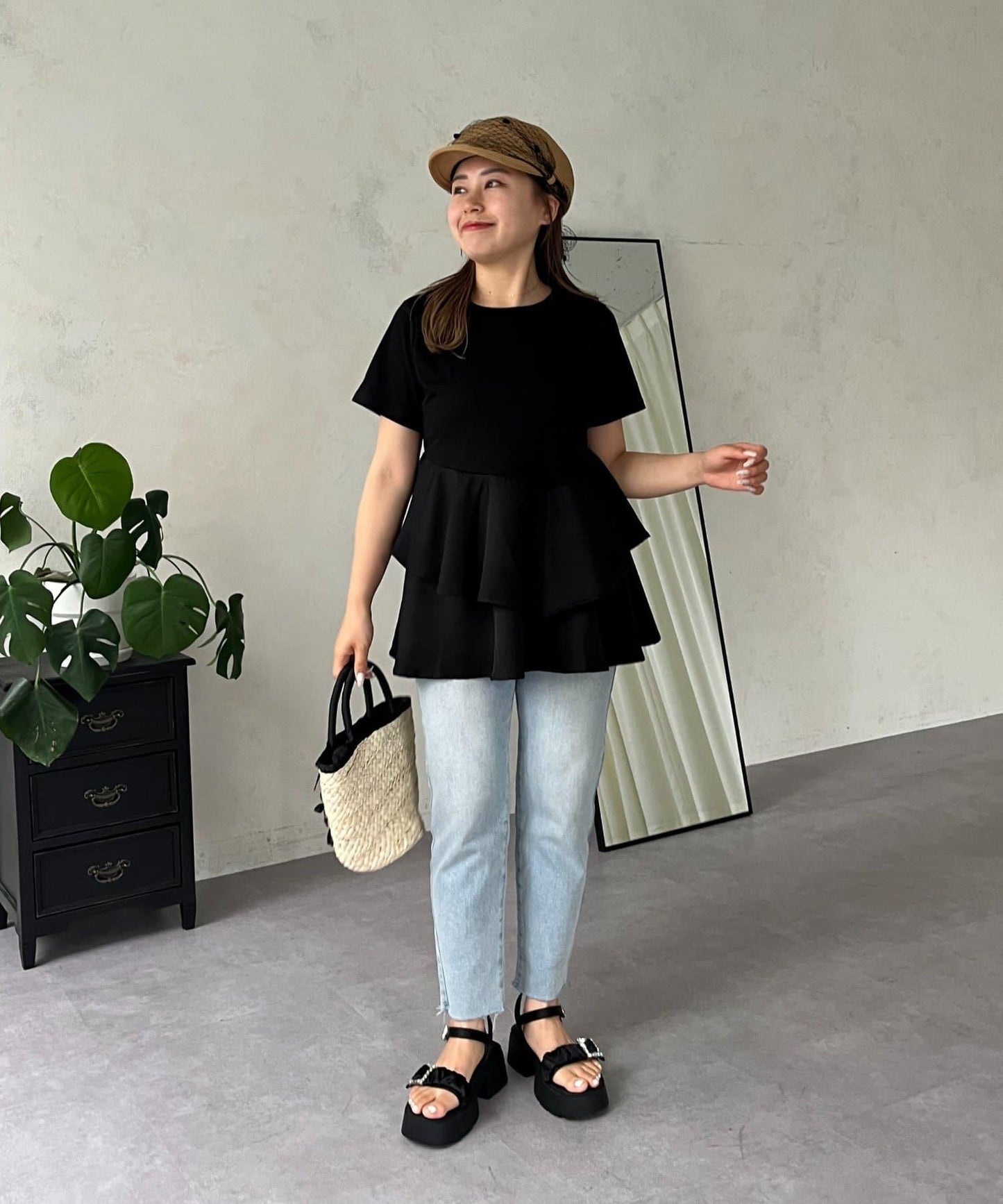 【MOMO】不對稱荷葉邊拼接荷葉邊T恤