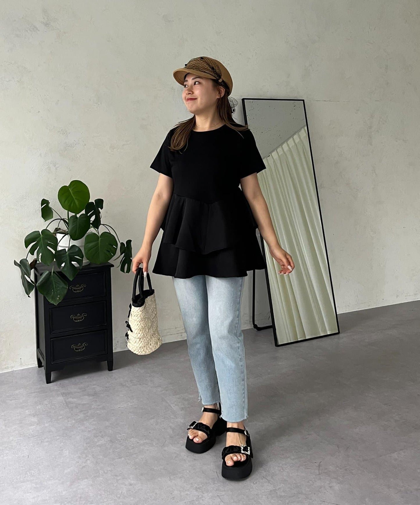 【MOMO】不對稱荷葉邊拼接荷葉邊T恤