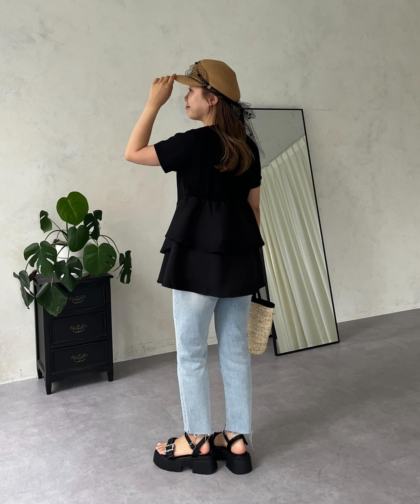 【MOMO】不對稱荷葉邊拼接荷葉邊T恤