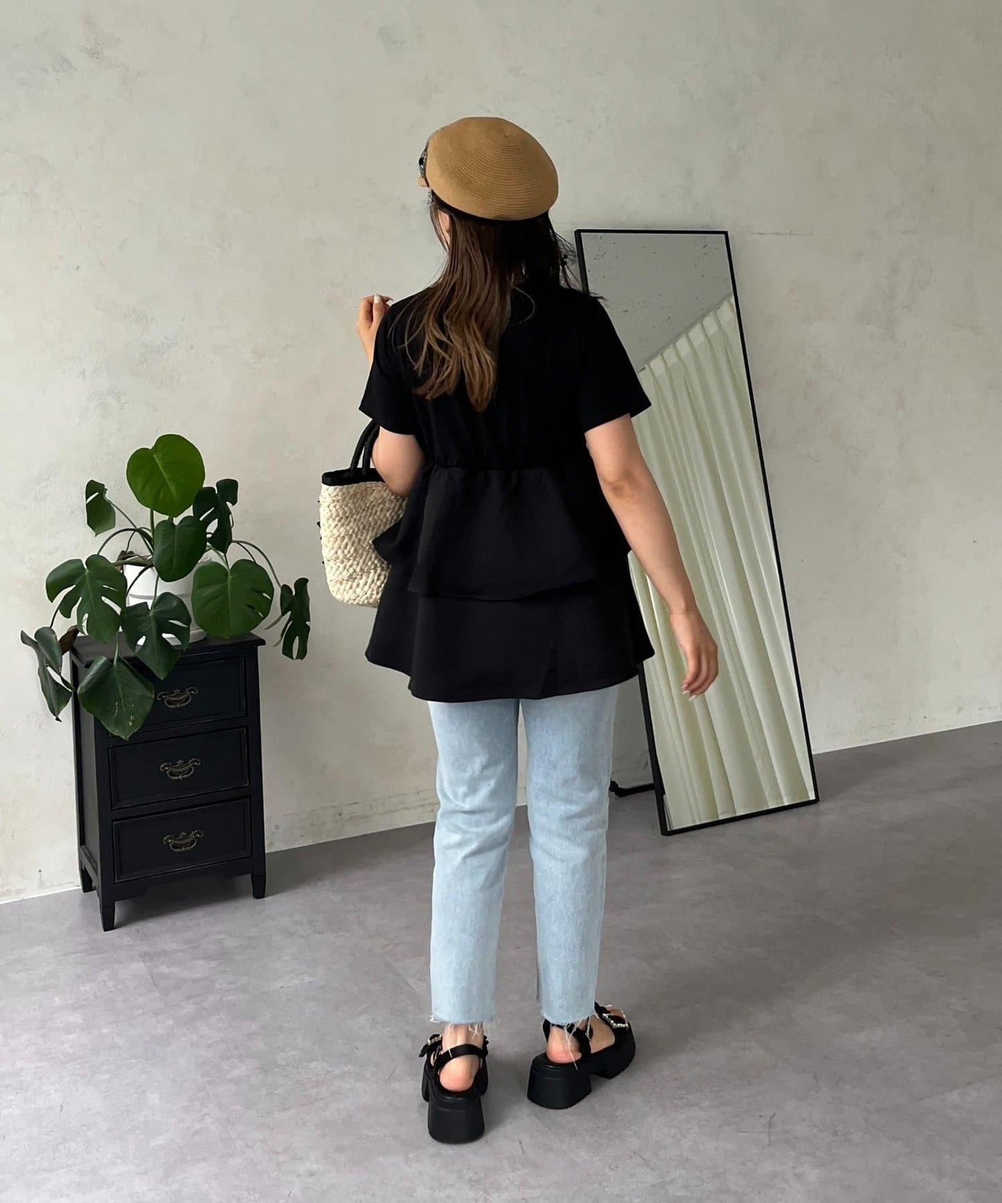 【MOMO】不對稱荷葉邊拼接荷葉邊T恤