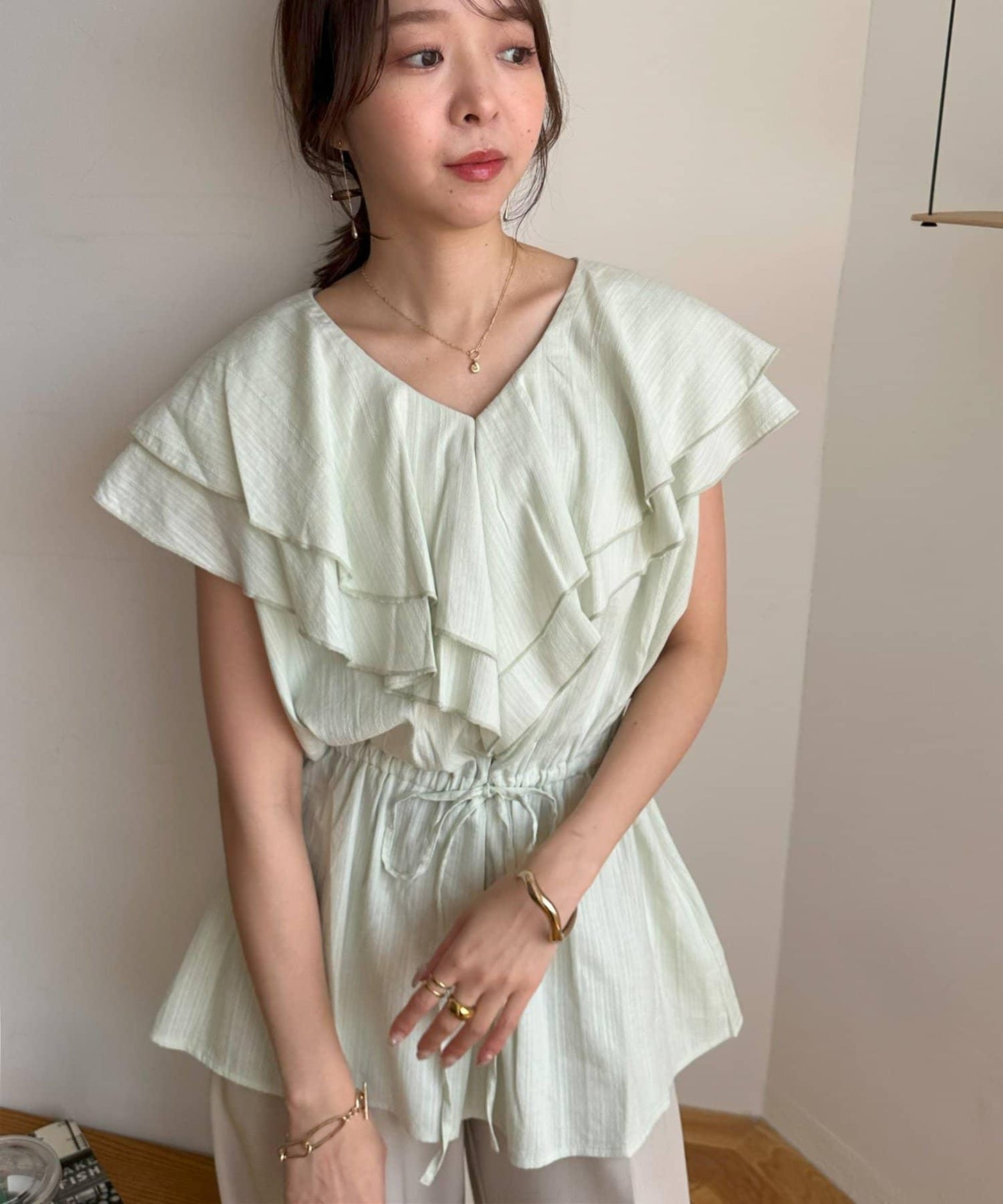 荷葉邊束腰 抓褶設計 長款襯衫