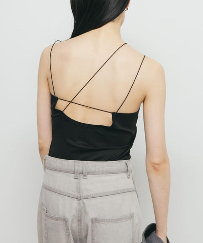 不對稱帶胸墊吊帶背心