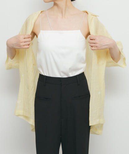 不對稱帶胸墊吊帶背心